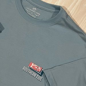 Southern Tide t-shirt